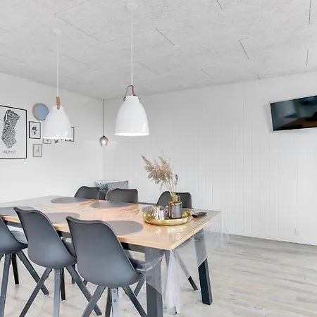 Three-bedroom In Hébergement de vacances Romo