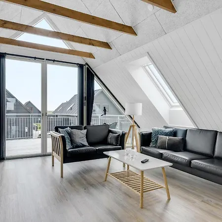 Holiday home Three-bedroom In